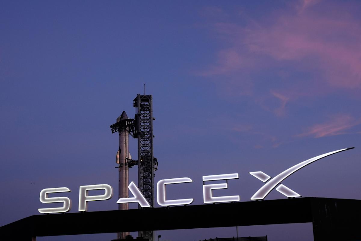Stock market today: Dow, S&P 500, Nasdaq fade in wait for historic SpaceX debut
