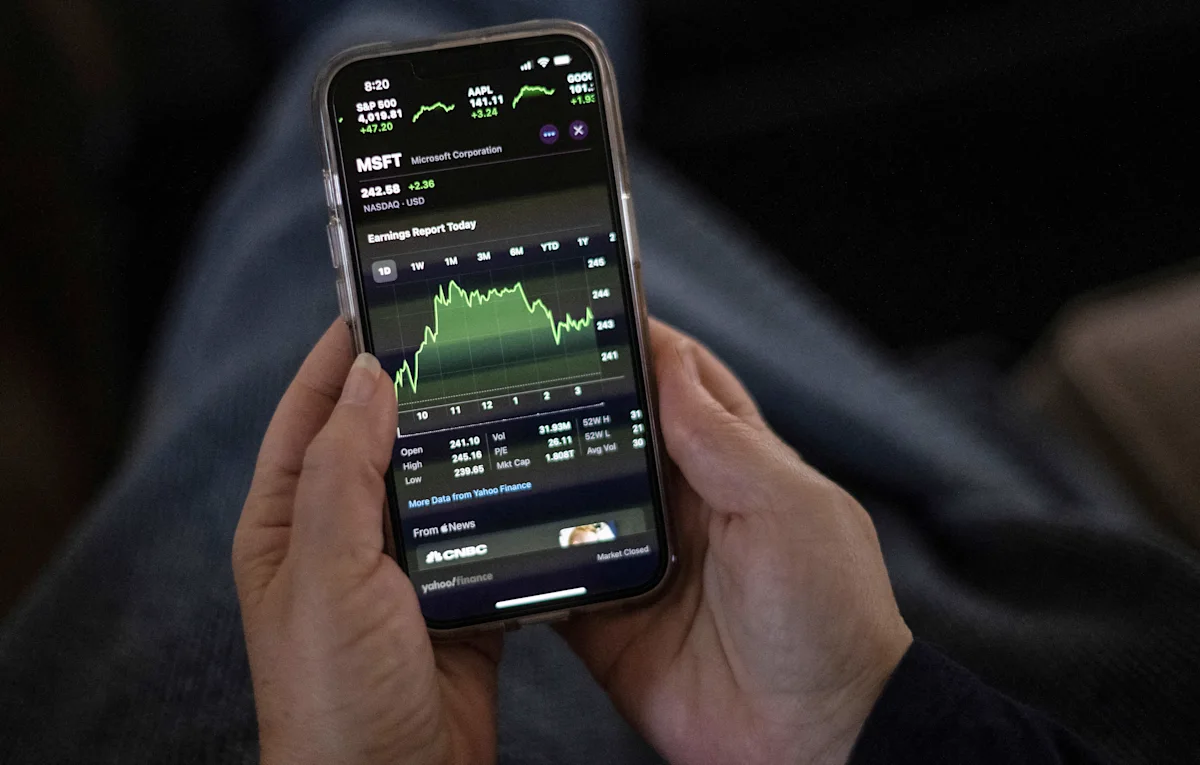 Tech stocks on track for record annual inflows as investors pile into the AI trade