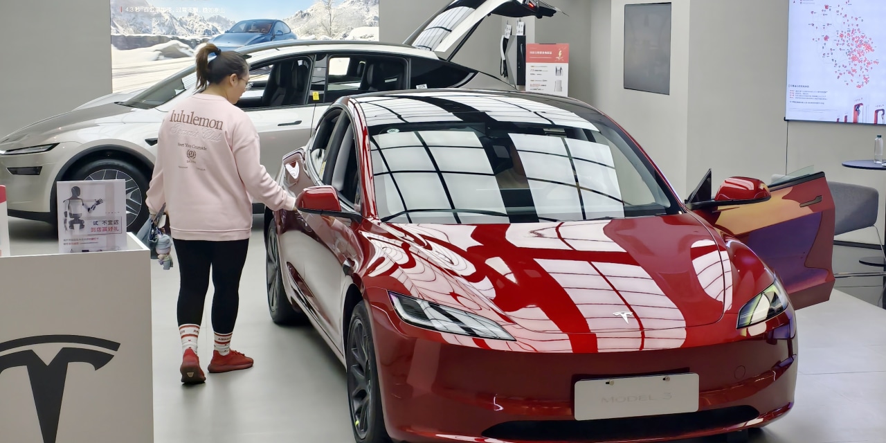 Tesla Weighs Sale of China Business to Pave Way for Potential SpaceX Merger