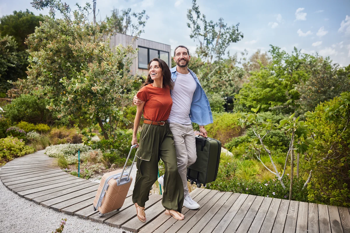 The best credit cards for Airbnb rentals (August 2026): Earn points and cash back for your stay