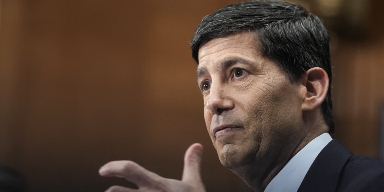 The Bond Rout Is Bruising Would-Be Home Buyers—and Challenging the Fed