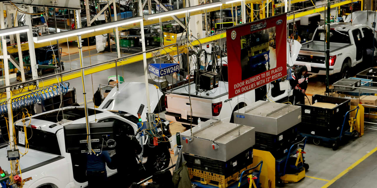 Trump Wants to Protect U.S. Auto Makers. 2 Ways They Lose From New Tariffs.
