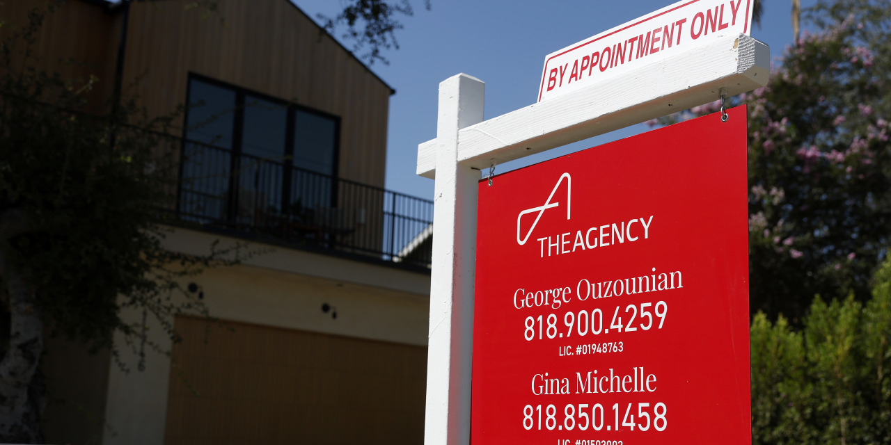 U.S. Mortgage Rates Top 7% For First Time in 15 Months