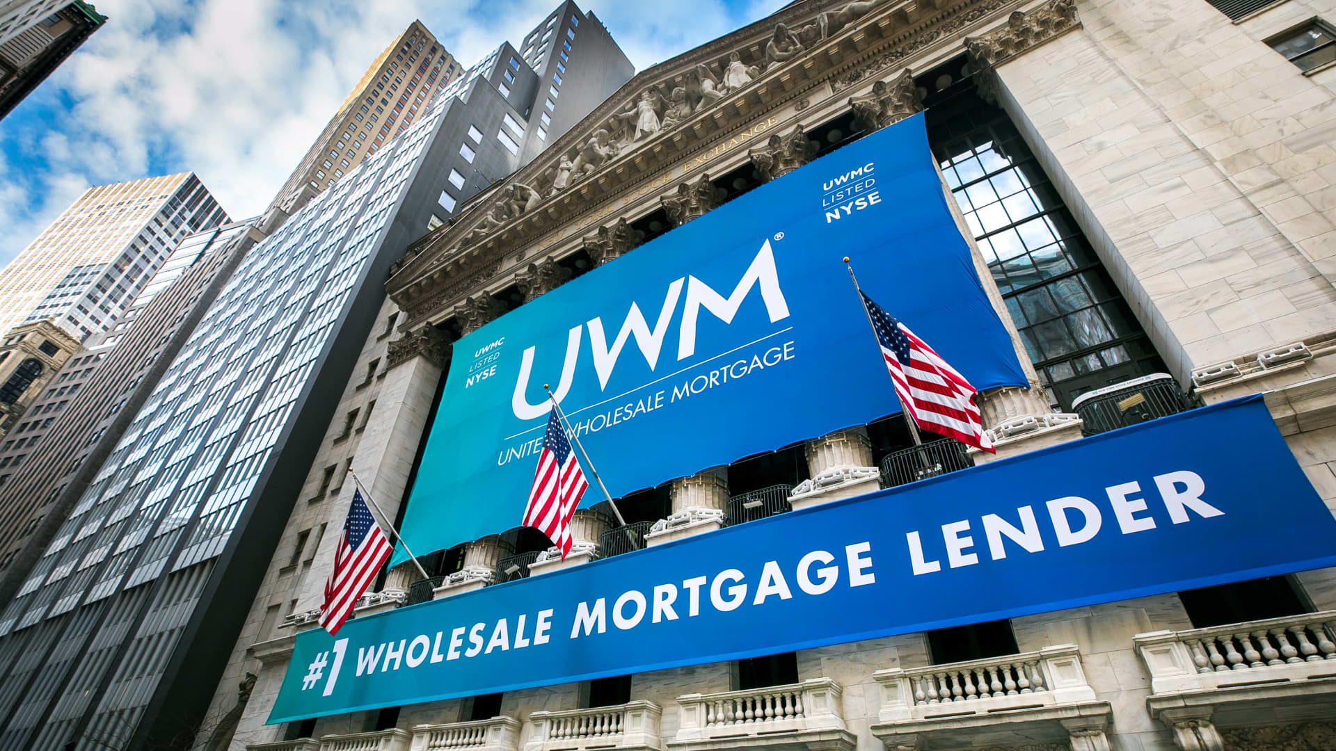United Wholesale Mortgage plunges 35% after suspending dividend and raising capital