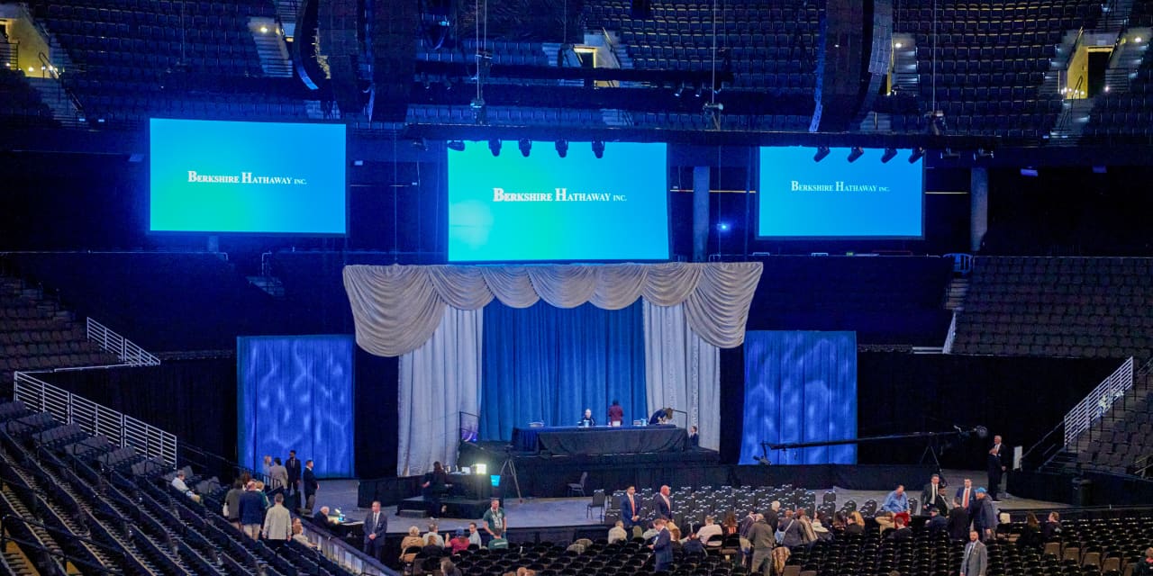 Warren Buffett Hates Bonds—and Berkshire’s Portfolio Is Loving Him Right Now