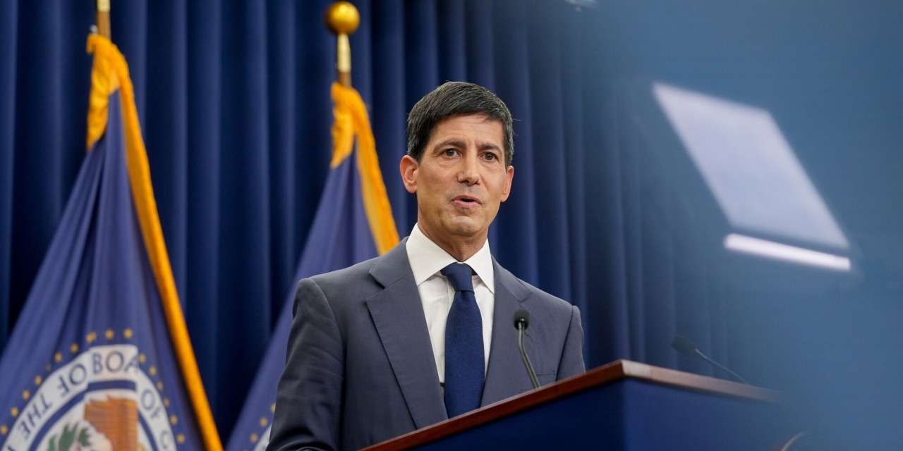 Warsh Overhauls How the Fed Talks and Keeps Markets Guessing on Rates