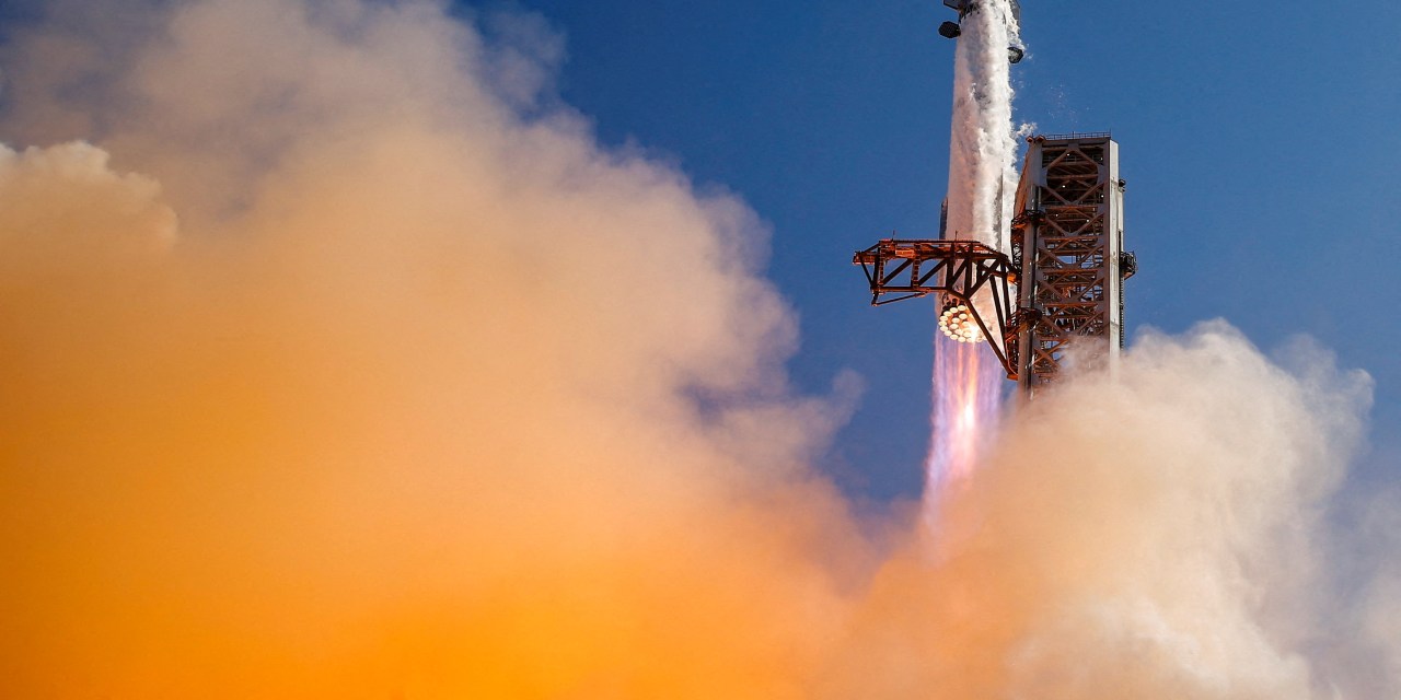 What to Watch in SpaceX’s Earnings Report Tomorrow