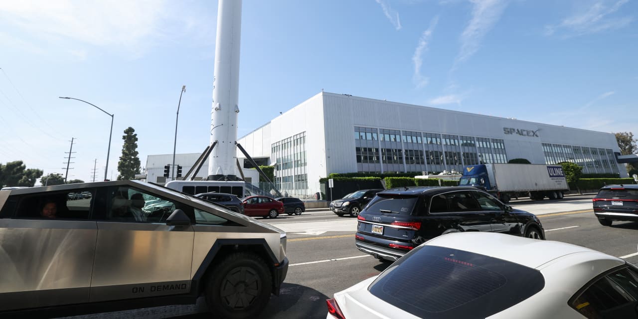 Why Tesla Might Not Merge With SpaceX After All