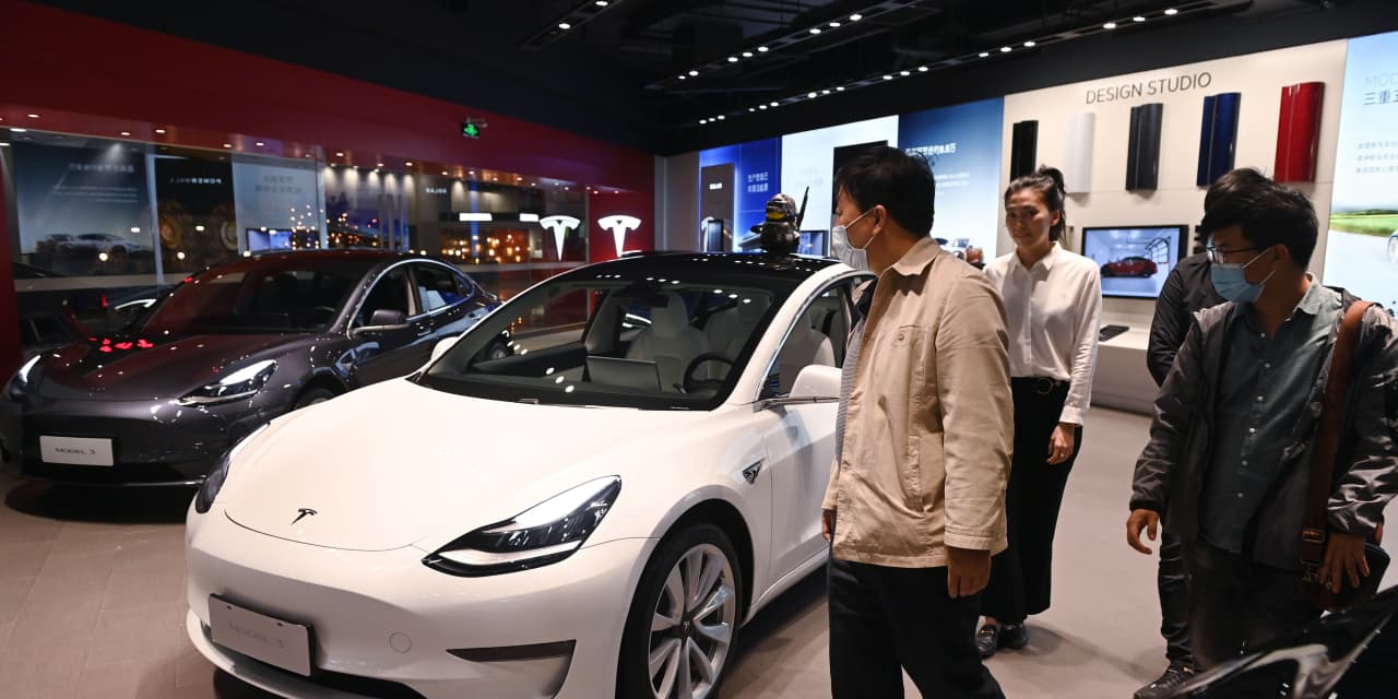 Why Tesla Stock Can’t Get Out of Its Own Way