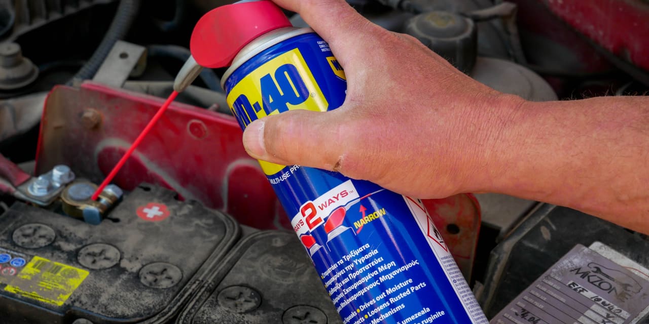 Why WD-40 Is Crushing the Hottest AI Stocks