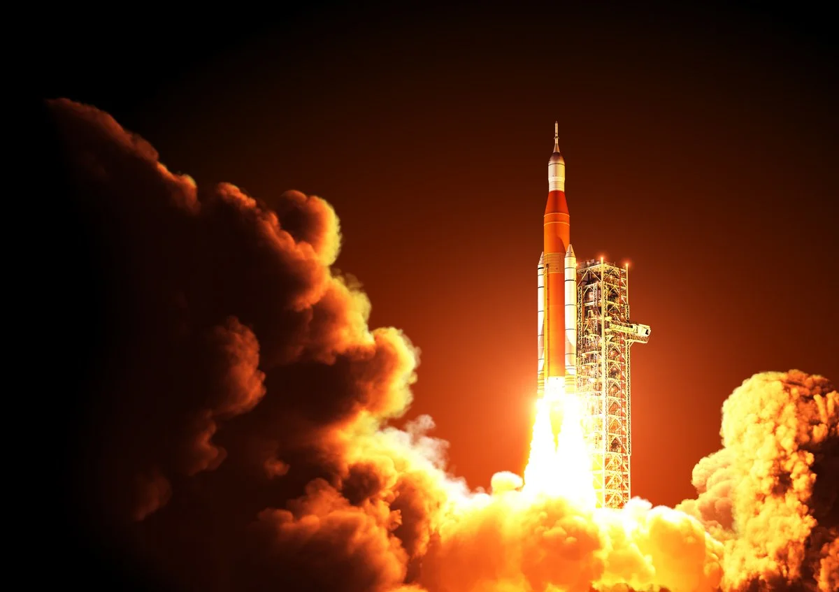 Will SpaceX Land on the Moon Before 2030? Here's What Betting Markets Are Predicting Post-IPO.