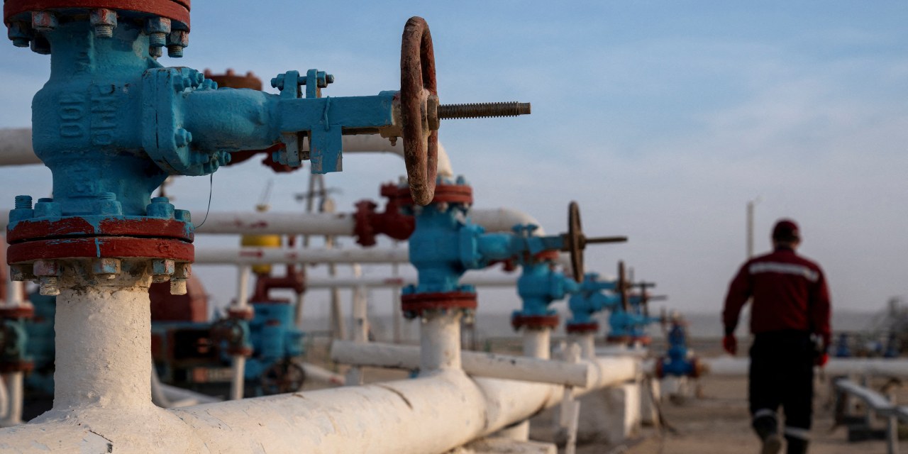 WTI Oil Back At $90 as U.S. Launches More Strikes Against Iran
