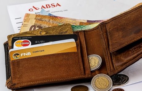 ZachXBT’s Hardware Wallet Criticism Ignites Debate Over Crypto Self-Custody